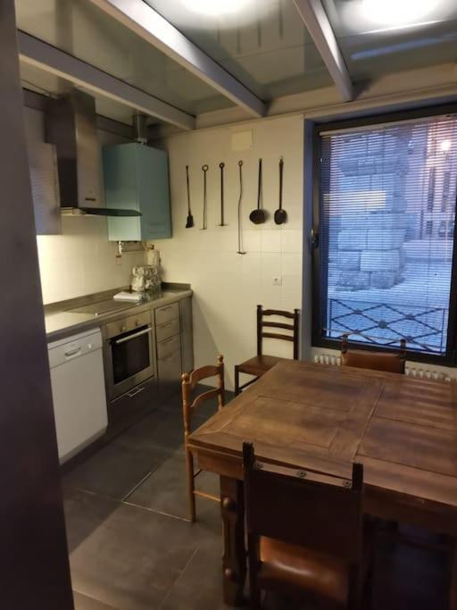Casa Bajo El Acueducto Con Plaza De Garaje Villa Segovia Exteriör bild